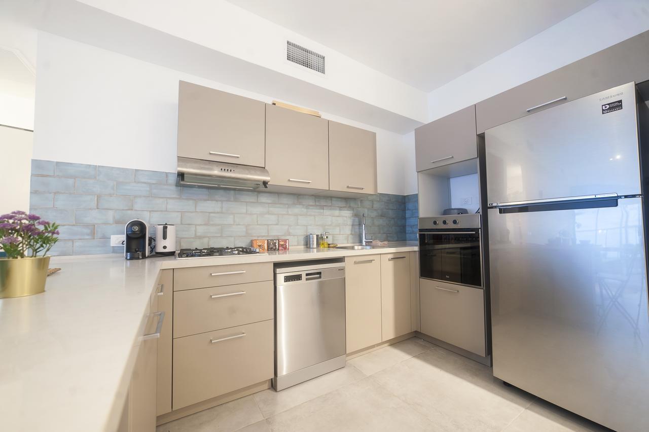 Luxury 2 Bedrooms Apartments Rothschild + Balcony 텔아비브 외부 사진