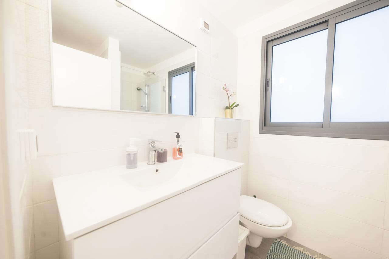 Luxury 2 Bedrooms Apartments Rothschild + Balcony 텔아비브 외부 사진