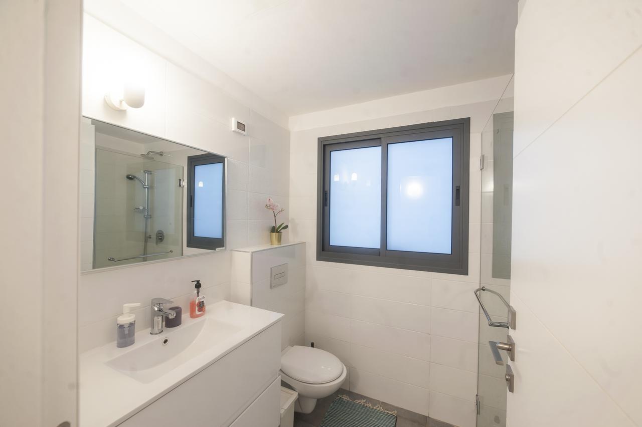 Luxury 2 Bedrooms Apartments Rothschild + Balcony 텔아비브 외부 사진