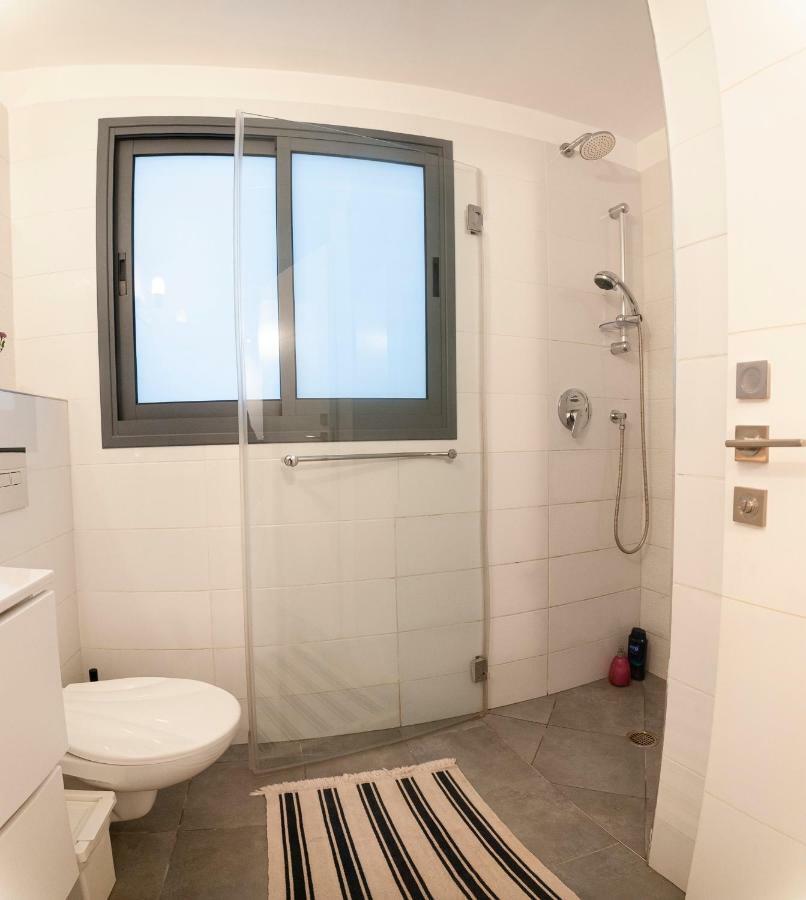 Luxury 2 Bedrooms Apartments Rothschild + Balcony 텔아비브 외부 사진